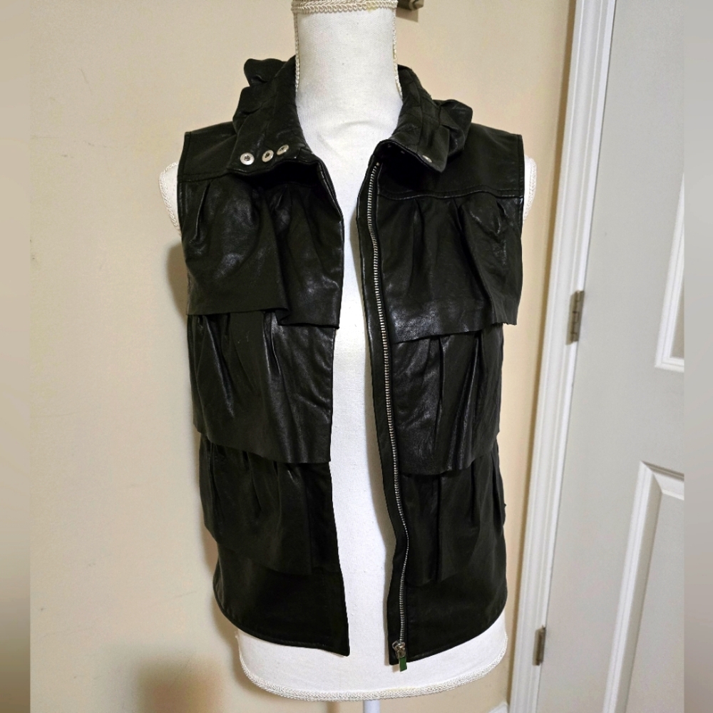 Diane von Furstenburg Stylish Black Sleeveless  Vest